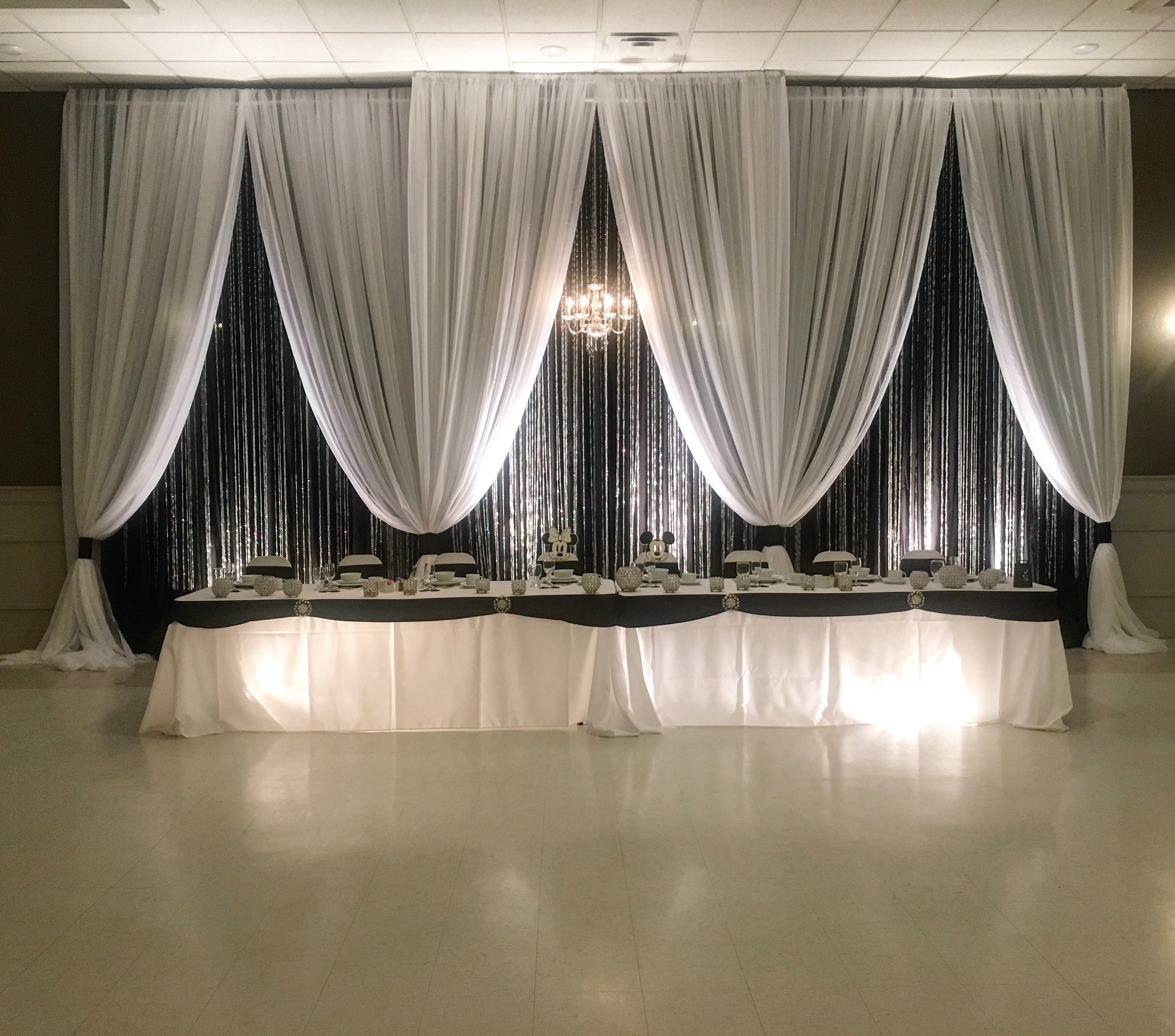 Black & White Elegance Head Table